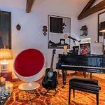 Unique Tiny Smart With Private Garden, Jacuzzi, Ps5, Cinema Projector - Wow Holiday home Sintra