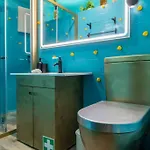 Unique Tiny Smart With Private Garden, Jacuzzi, Ps5, Cinema Projector - Wow Holiday home Sintra