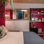 Holiday home Unique Tiny Smart With Private Garden, Jacuzzi, Ps5, Cinema Projector - Wow *