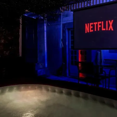 Unique Tiny Smart With Private Garden, Jacuzzi, Ps5, Cinema Projector - Wow Sintra