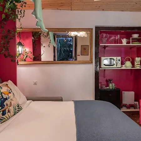 Сasa de vacaciones Unique Tiny Smart With Private Garden, Jacuzzi, Ps5, Cinema Projector - Wow *