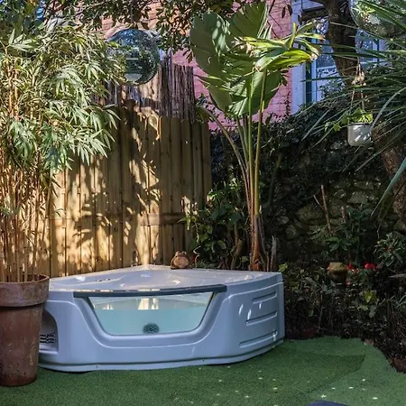 Unique Tiny Smart With Private Garden, Jacuzzi - Wow